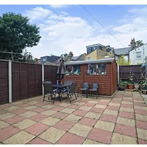  Guest house The Leyton Oasis United Kingdom