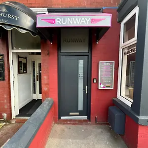 Runway - Minutes From Winter Gardens - Dog Friendly - Exceptionally Quiet - Very Close H&a Social Club (adults Only) Guest house